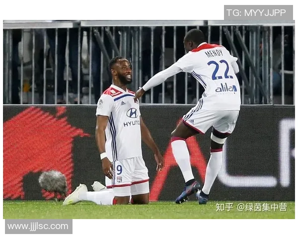 实况足球星耀模式中是否仅有两名球员可选择的深度探讨 实况足球星耀模式中是否仅有两名球员可选择的深度探讨