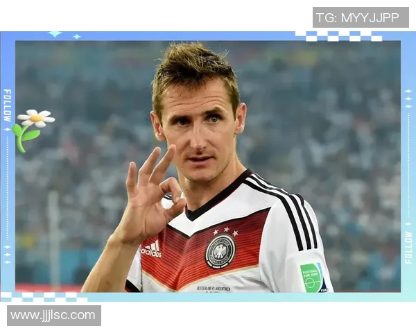 足球巨星蜕变史：从平凡到辉煌的精彩转变路径